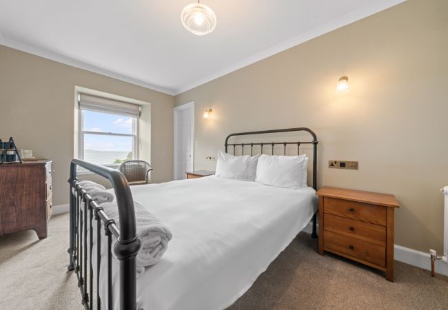 Rent by room in Onich - Cuilcheanna House - Islay Room 