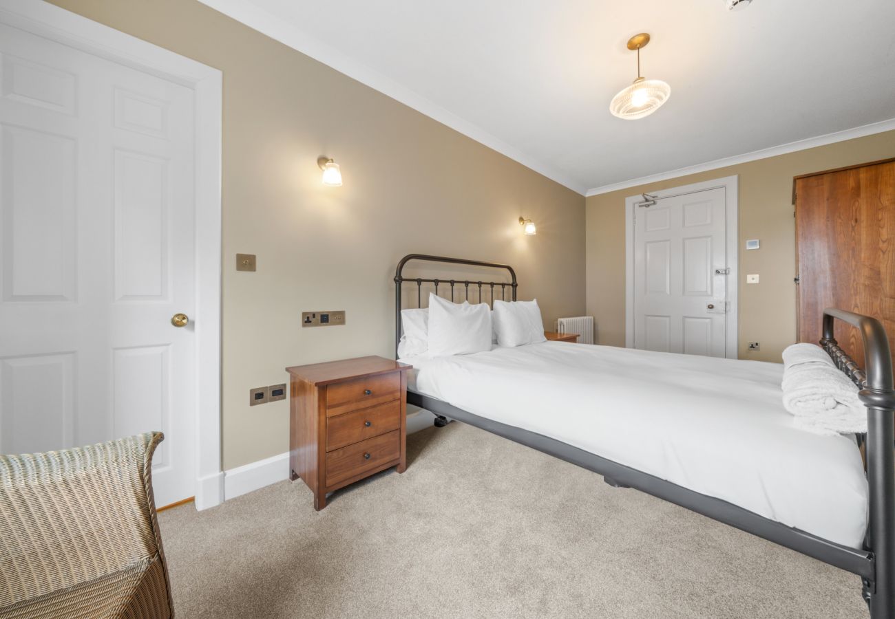 Rent by room in Onich - Cuilcheanna House - Islay Room 
