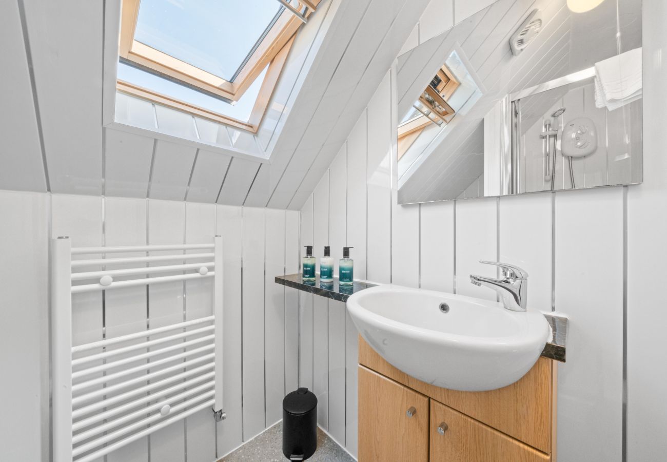 Cottage in Inverness - Cloudhowe 4 Bedroom Cottage -  Inverness