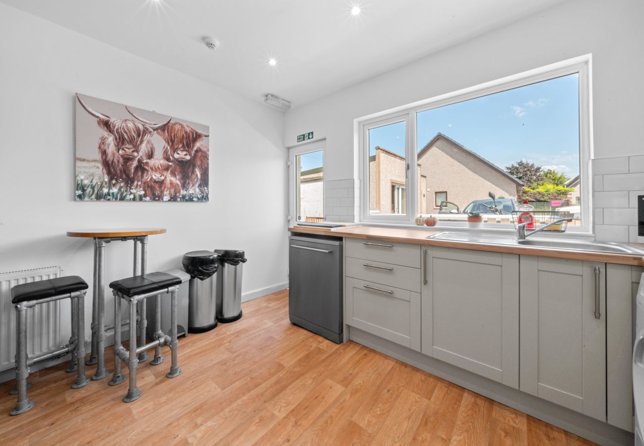 Cottage in Inverness - Cloudhowe 4 Bedroom Cottage -  Inverness