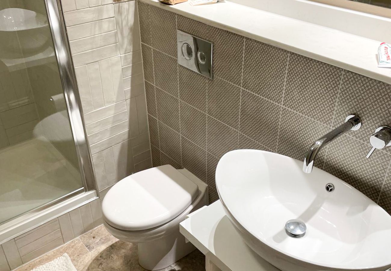 Apartment in Edinburgh - Pilrig Heights 2 Bedroom Apartment - Edinburgh 