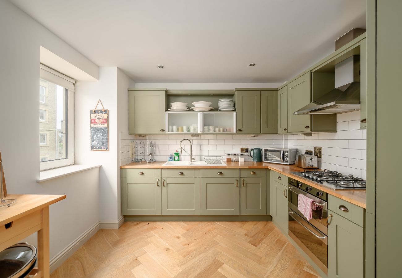 Apartment in Edinburgh - Pilrig Heights 2 Bedroom Apartment - Edinburgh 