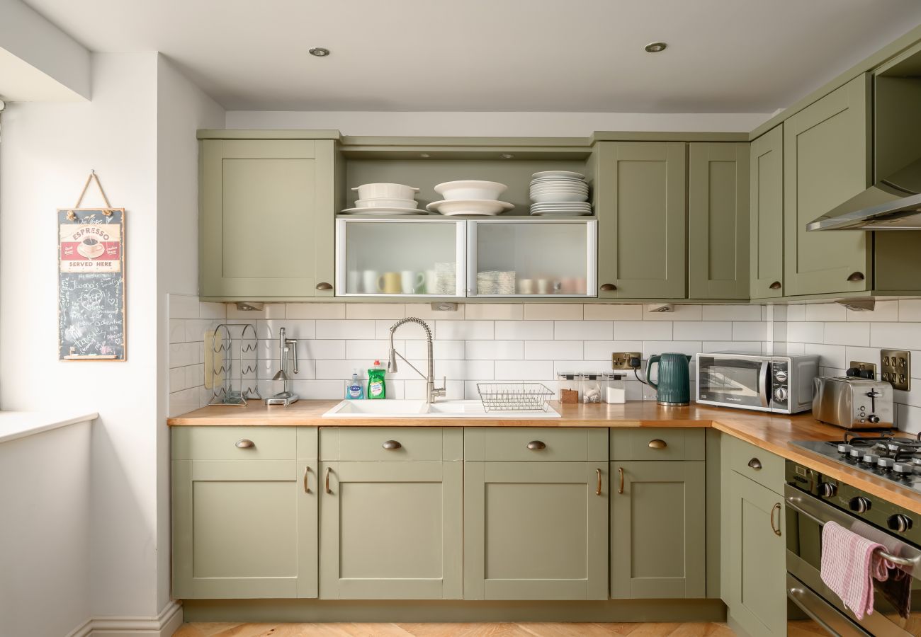Apartment in Edinburgh - Pilrig Heights 2 Bedroom Apartment - Edinburgh 