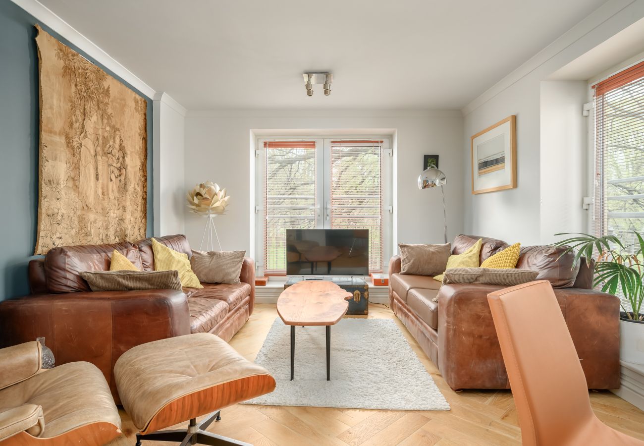 Apartment in Edinburgh - Pilrig Heights 2 Bedroom Apartment - Edinburgh 