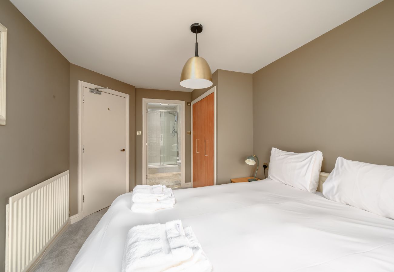 Apartment in Edinburgh - Pilrig Heights 2 Bedroom Apartment - Edinburgh 