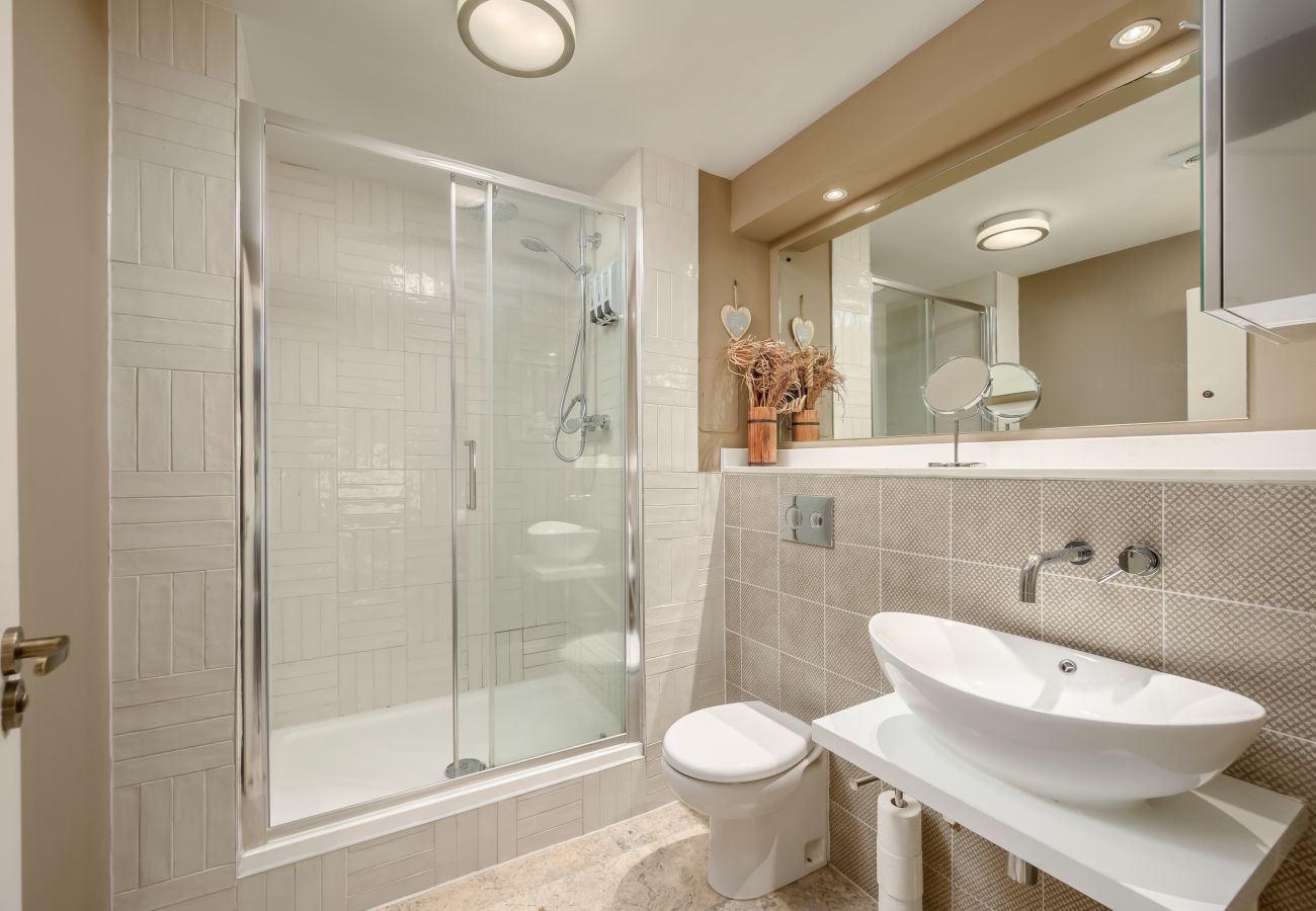 Apartment in Edinburgh - Pilrig Heights 2 Bedroom Apartment - Edinburgh 