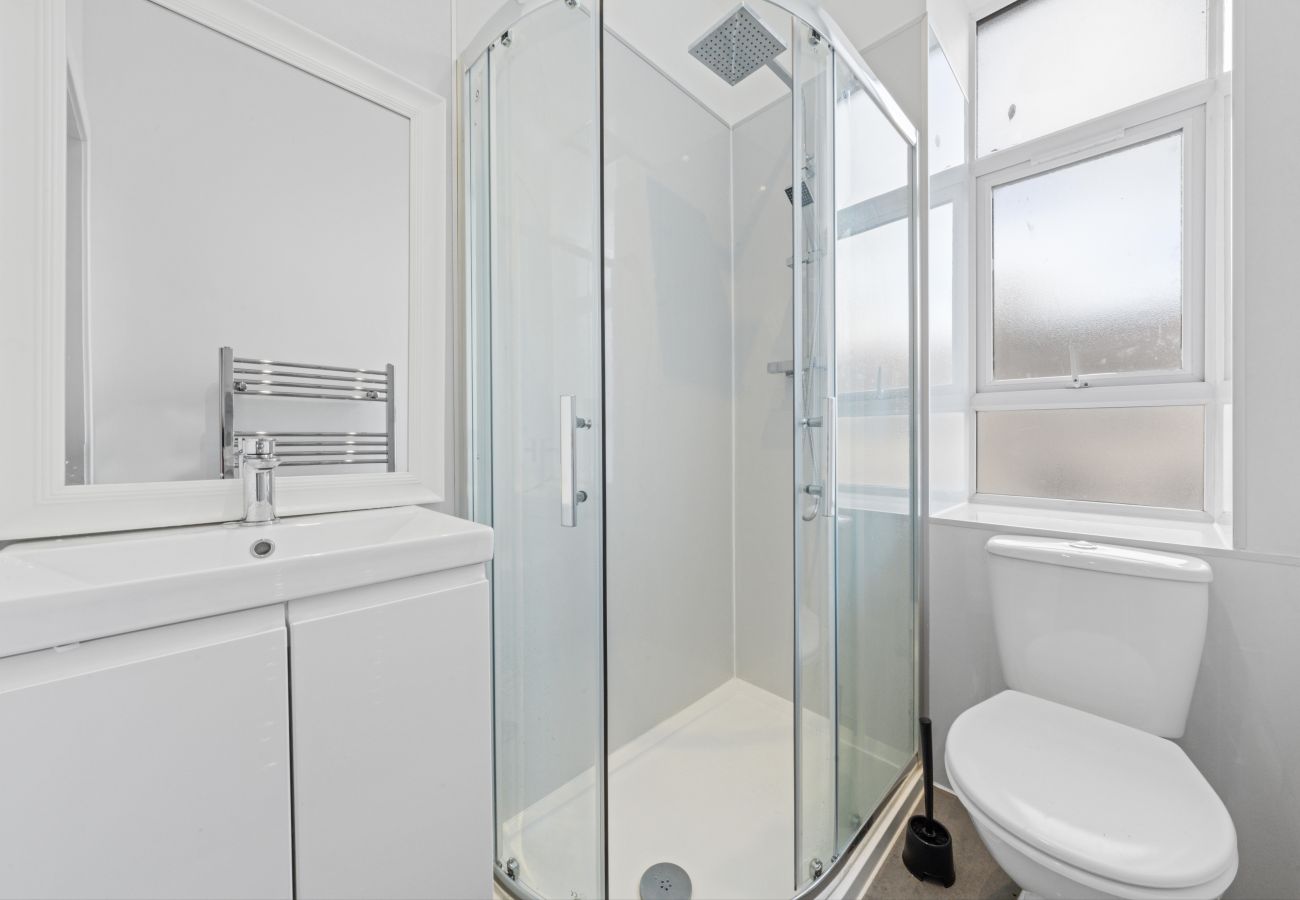 Apartment in Edinburgh -  Welcoming 1 Bedroom Apartment - Fountain Park - Edinburgh 