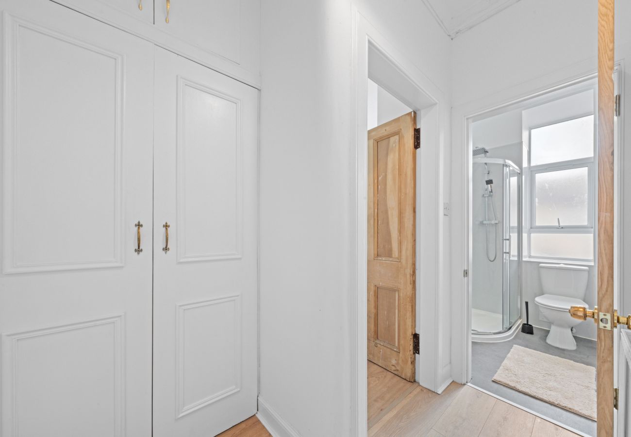 Apartment in Edinburgh -  Welcoming 1 Bedroom Apartment - Fountain Park - Edinburgh 