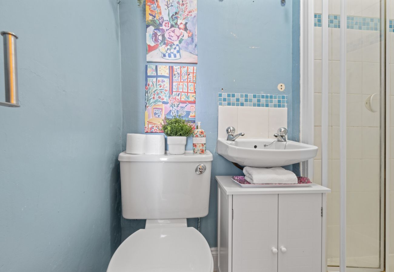 Apartment in Edinburgh -  Cosy 1 Bedroom Apartment next to Fountain Park - Edinburgh 