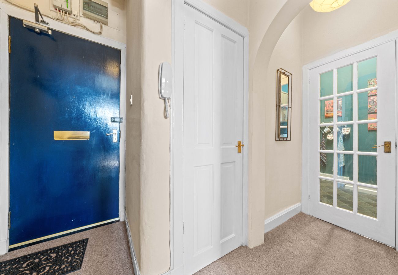 Apartment in Edinburgh -  Cosy 1 Bedroom Apartment next to Fountain Park - Edinburgh 