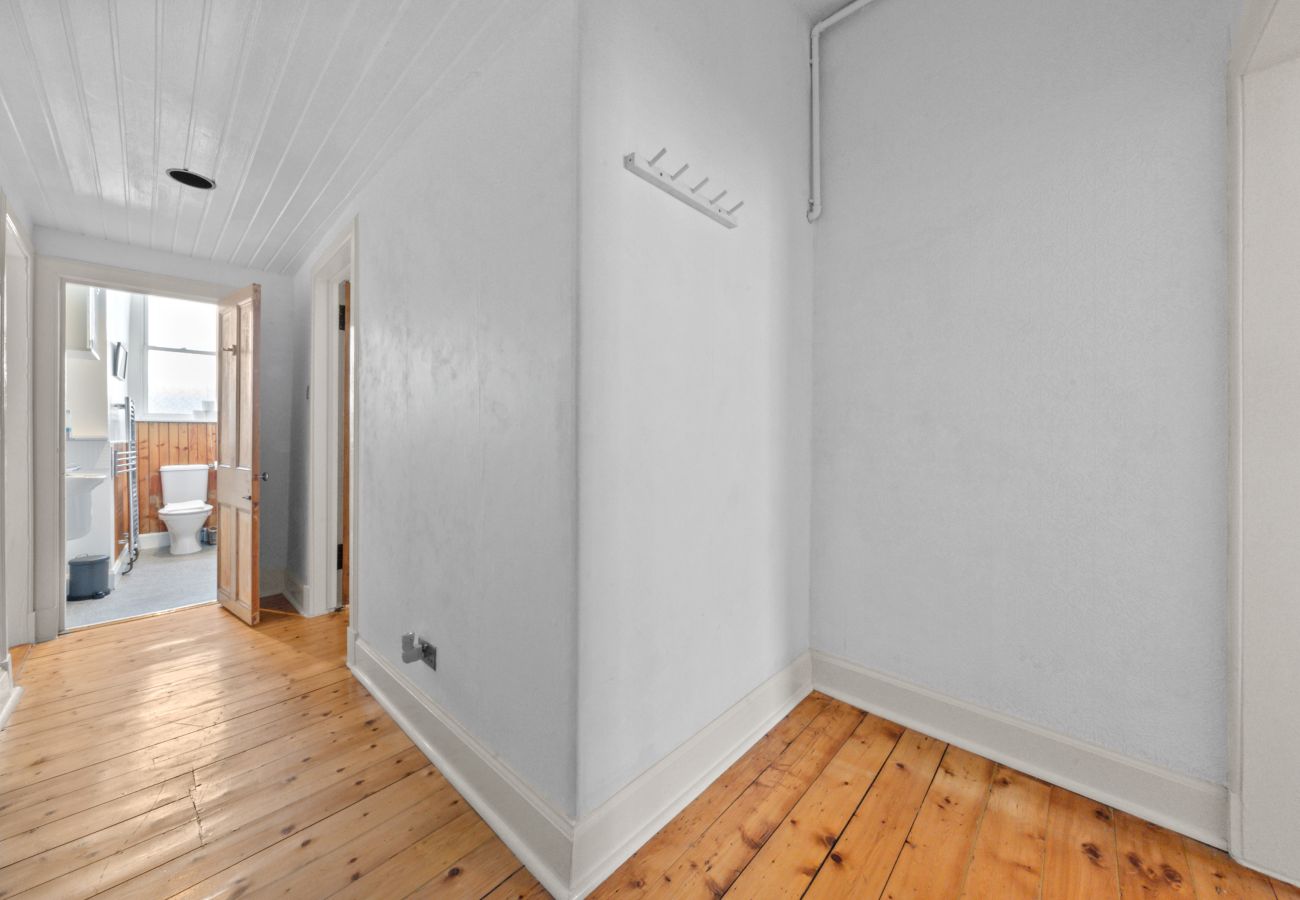 Apartment in Edinburgh - Thorntree 2 Bedroom Apartment with Sofa Bed  - Edinburgh 