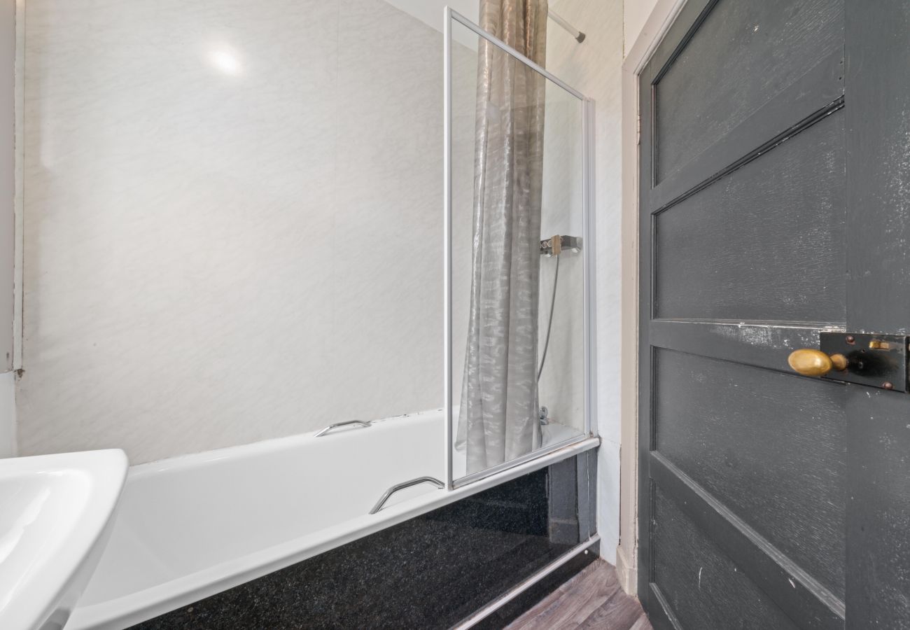 Apartment in Inverness - Central Inverness Hideaway - 2 Bedroom Flat