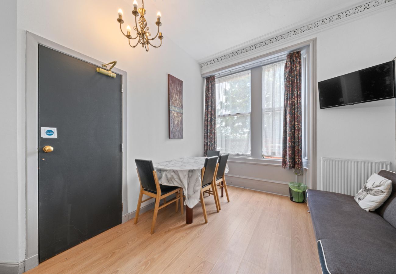 Apartment in Inverness - Central Inverness Hideaway - 2 Bedroom Flat