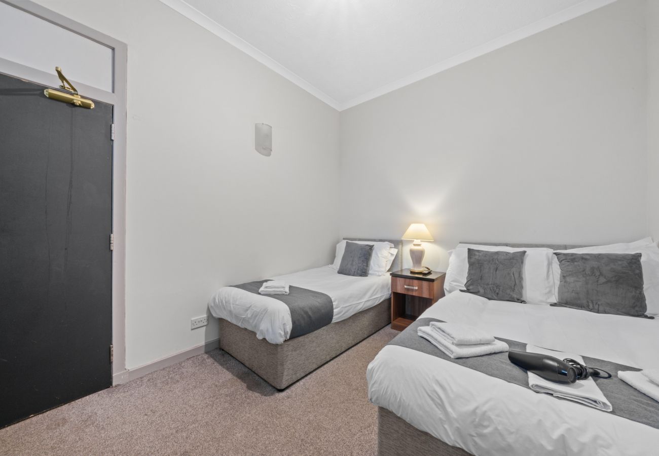 Apartment in Inverness - Central Inverness Hideaway - 2 Bedroom Flat