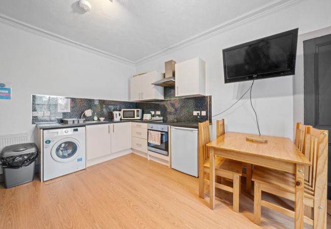 Apartment in Inverness - 2 Bedroom Inverness Apartment - Perfect Location