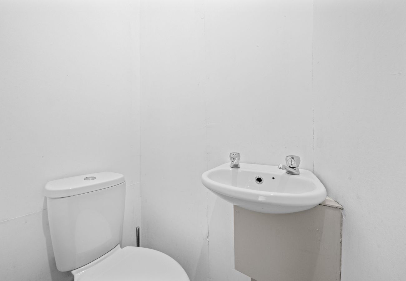 Apartment in Inverness - 2 Bedroom Inverness Apartment - Perfect Location