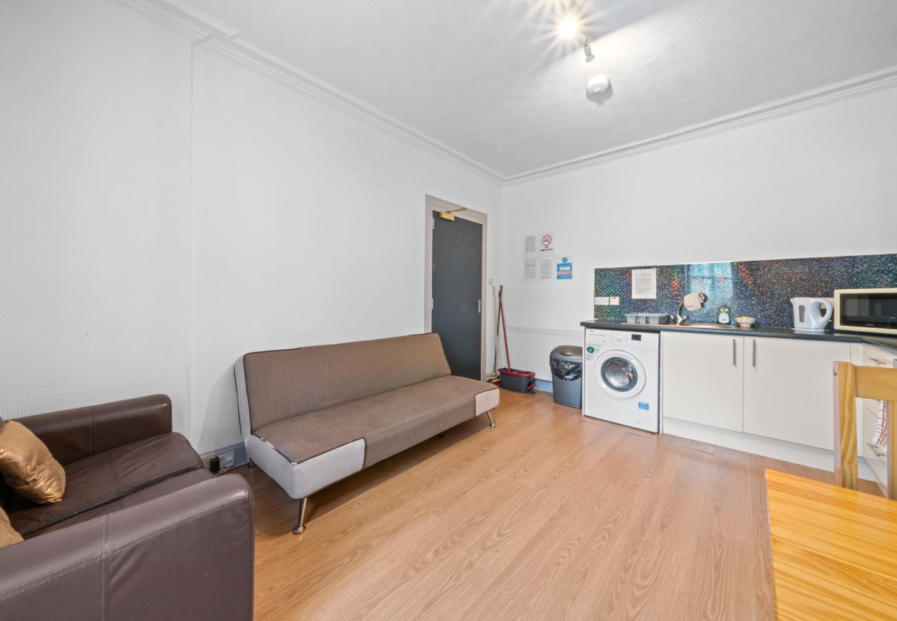 Apartment in Inverness - 2 Bedroom Inverness Apartment - Perfect Location