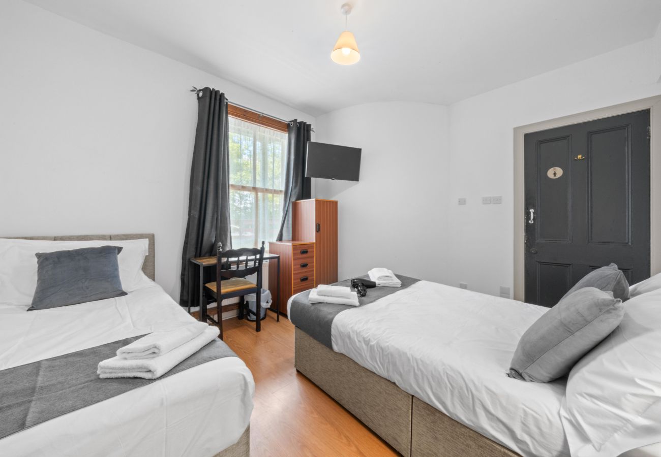 Apartment in Inverness - 2 Bedroom Inverness Apartment - Perfect Location