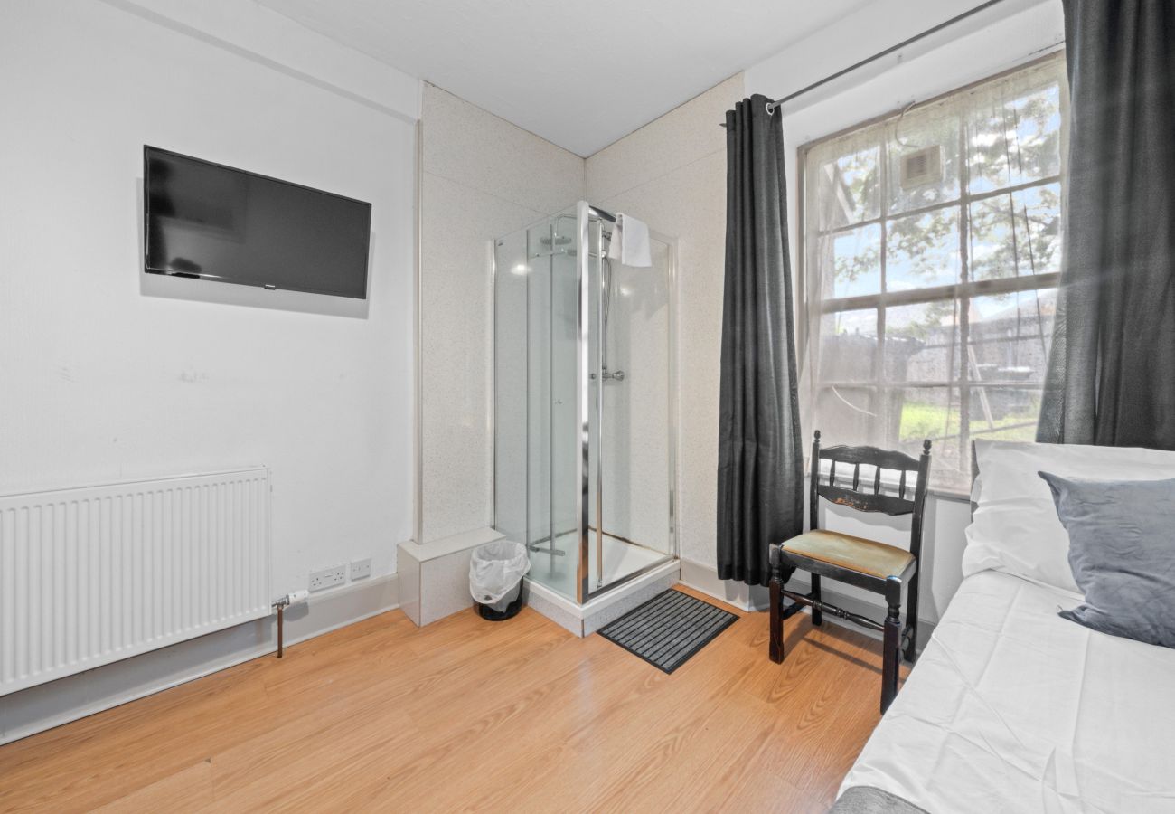 Apartment in Inverness - 2 Bedroom Inverness Apartment - Perfect Location