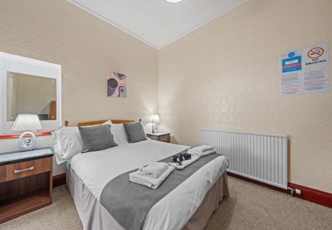 Rent by room in Inverness - Struy Guest House - Room 1  - Inverness 