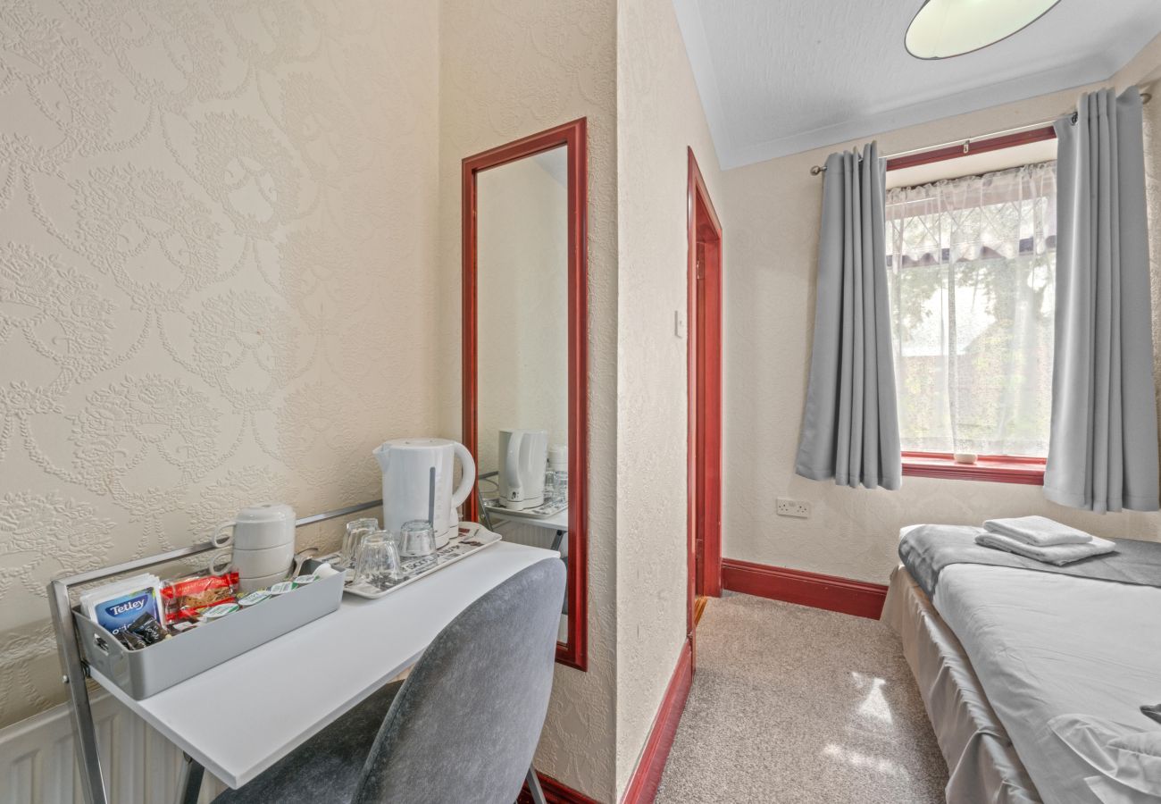 Rent by room in Inverness - Struy Guest House - Room 1  - Inverness 