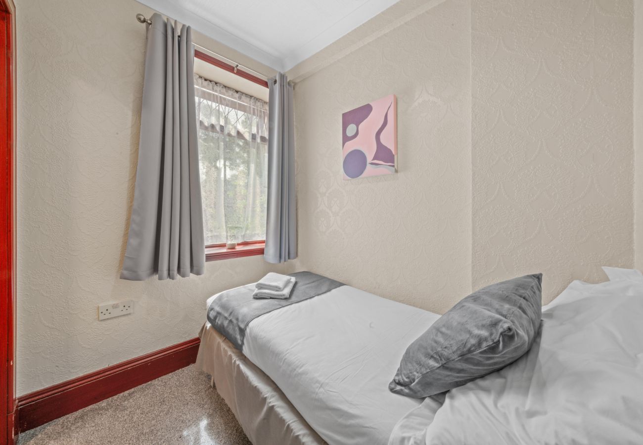 Rent by room in Inverness - Struy Guest House - Room 1  - Inverness 