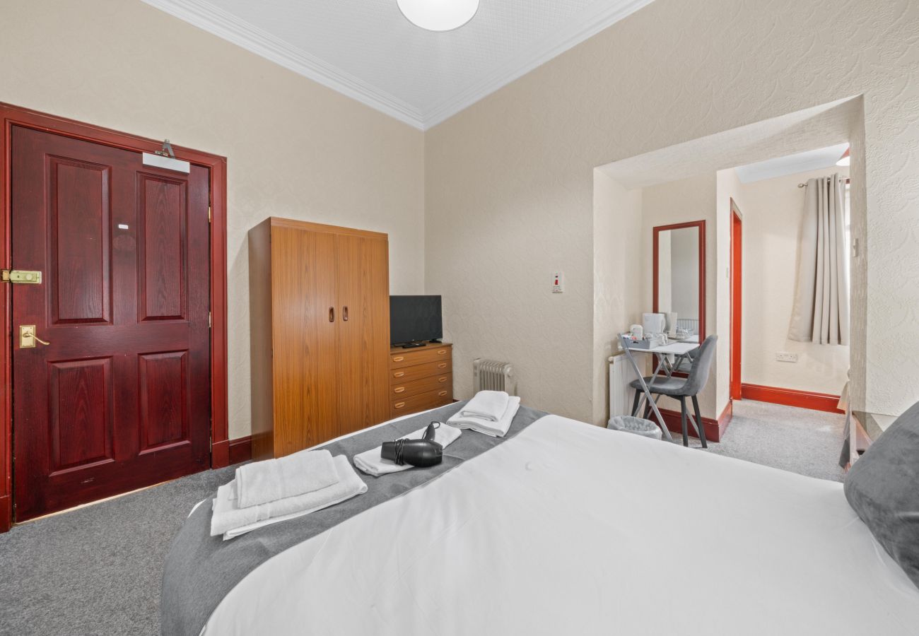 Rent by room in Inverness - Struy Guest House - Room 1  - Inverness 