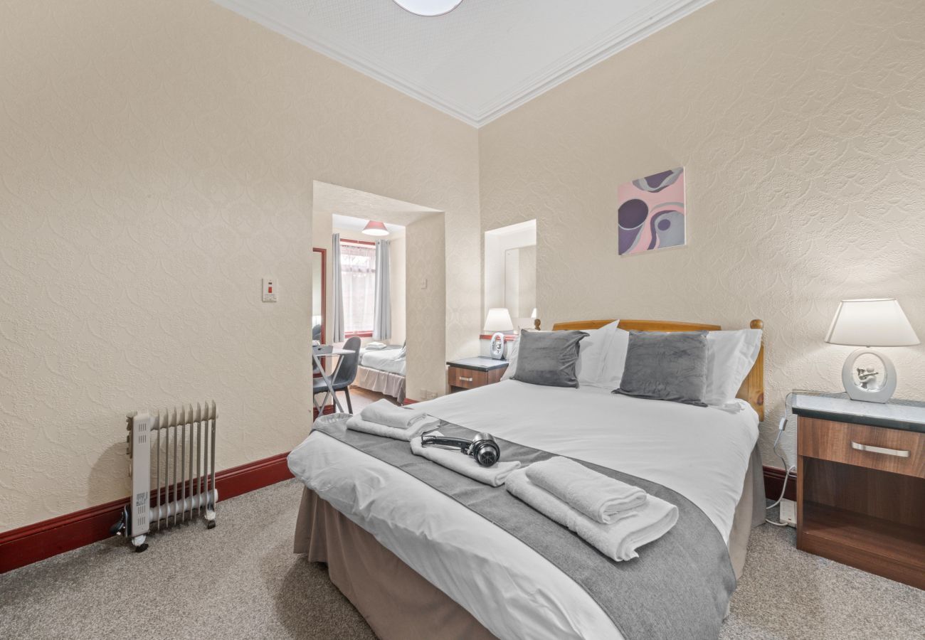 Rent by room in Inverness - Struy Guest House - Room 1  - Inverness 