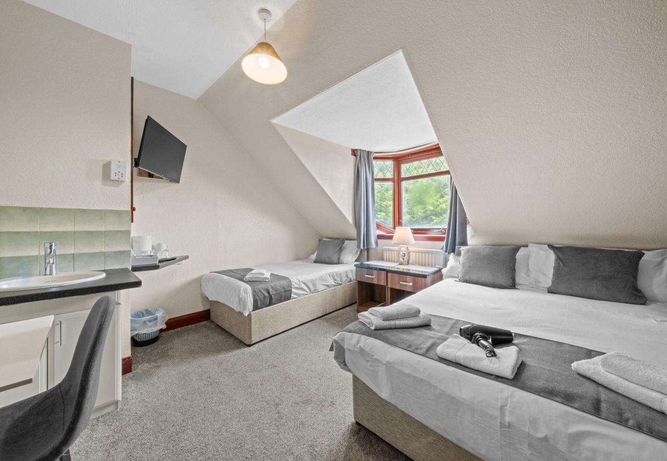 Rent by room in Inverness - Struy Guest House - Room 3 - Inverness 