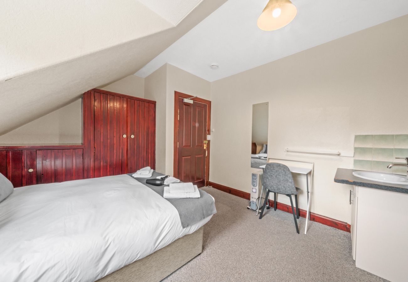 Rent by room in Inverness - Struy Guest House - Room 3 - Inverness 