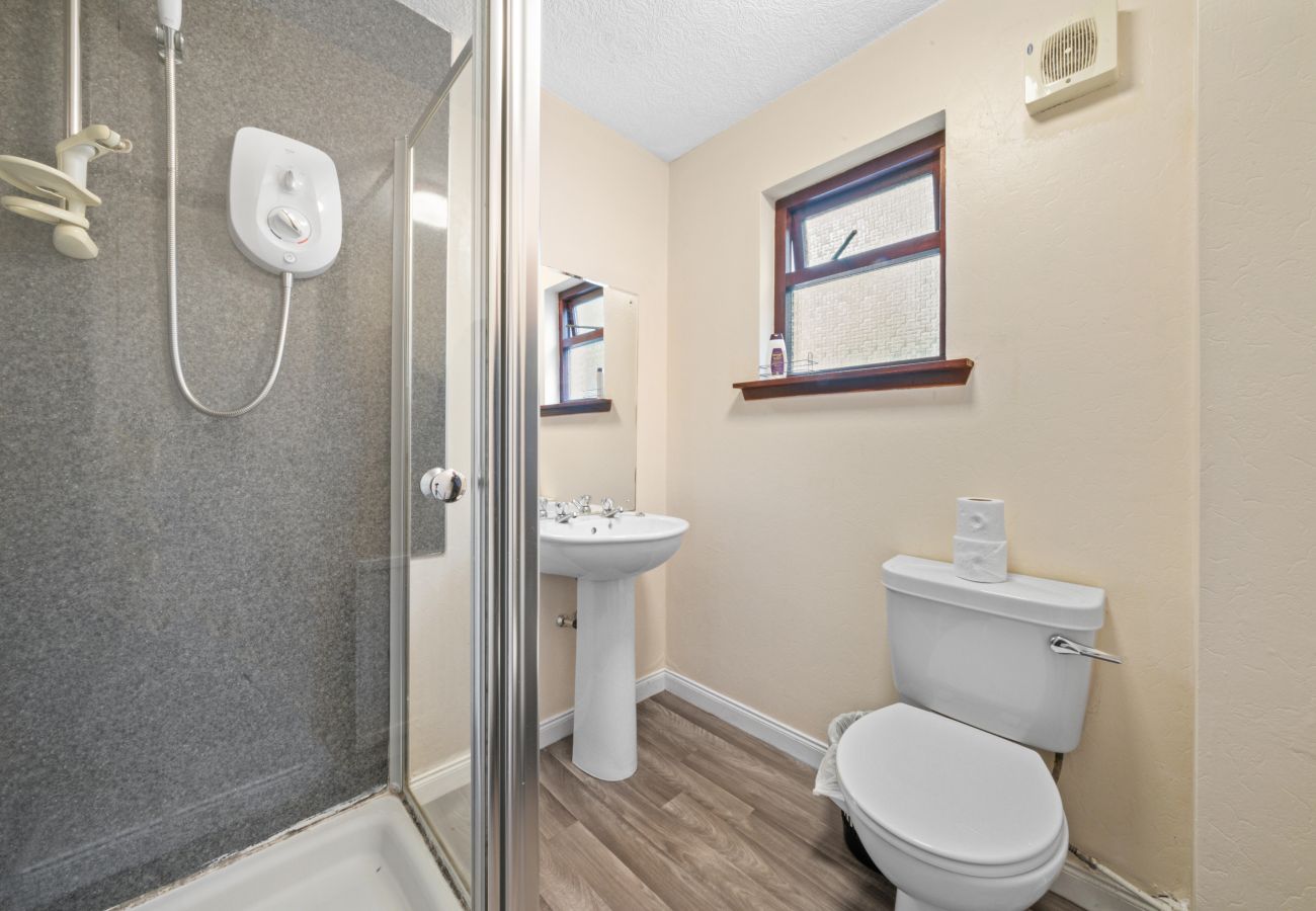 Rent by room in Inverness - Struy Guest House - Room 4  - Inverness 