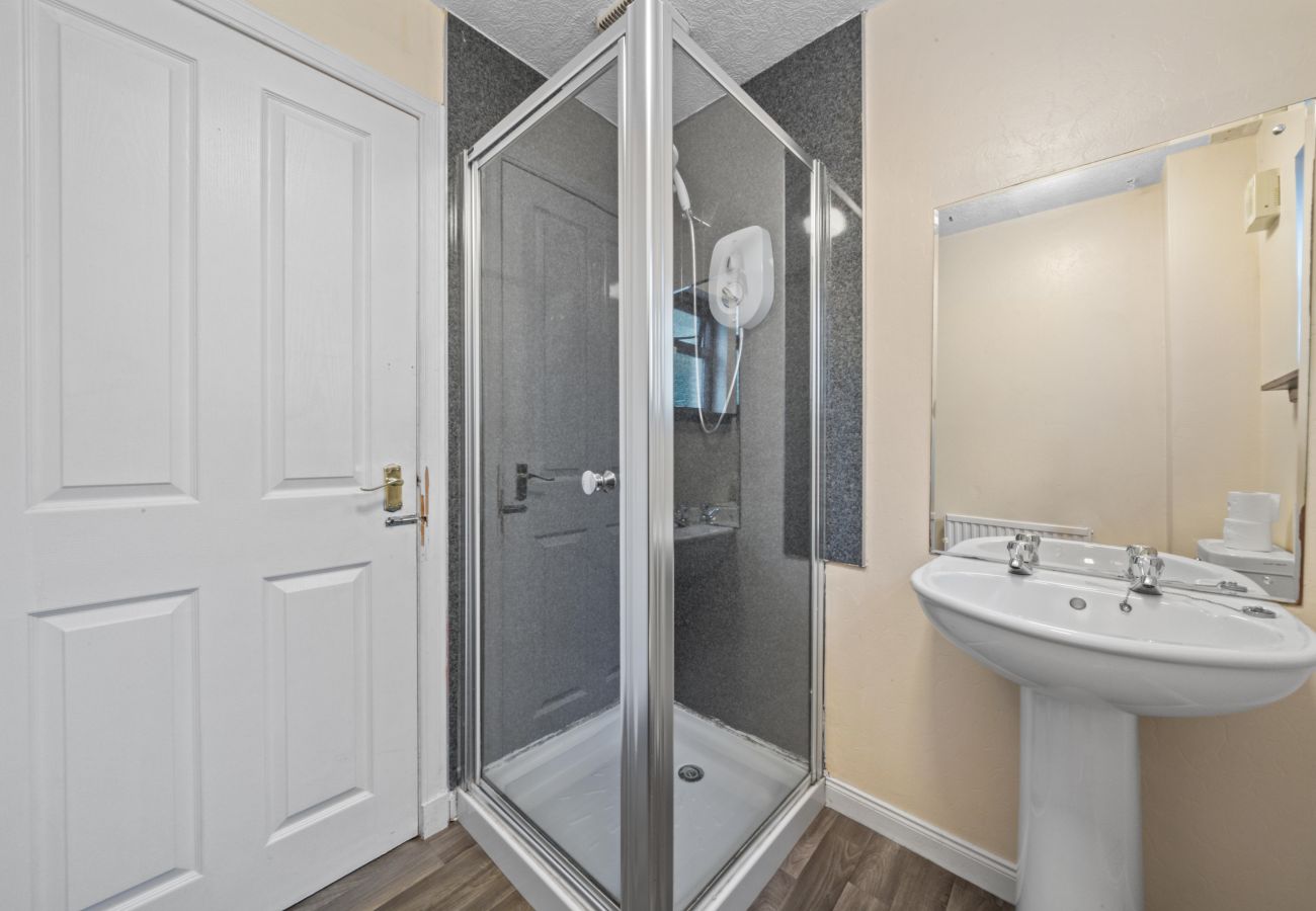 Rent by room in Inverness - Struy Guest House - Room 4  - Inverness 