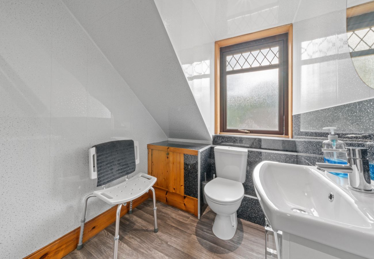 Rent by room in Inverness - Struy Guest House - Room 4  - Inverness 