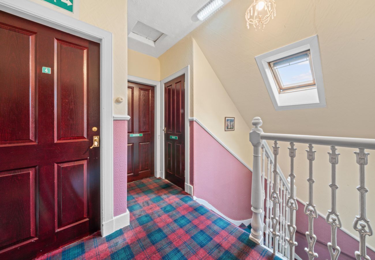 Rent by room in Inverness - Struy Guest House - Room 4  - Inverness 