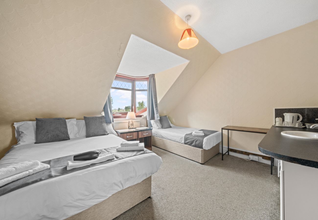 Rent by room in Inverness - Struy Guest House - Room 4  - Inverness 