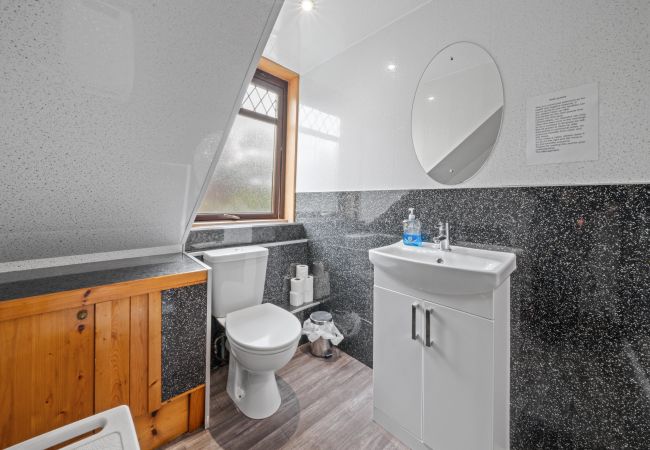 Rent by room in Inverness - Struy Guest House - Room 5  - Inverness  Rent by room in Inverness - Struy Guest House - Room 5  - Inverness