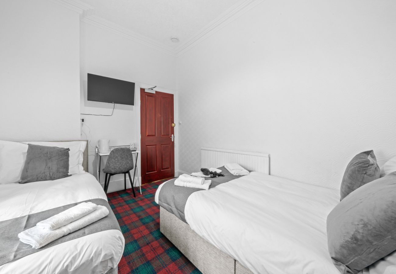 Rent by room in Inverness - Struy Guest House - Room 5  - Inverness 