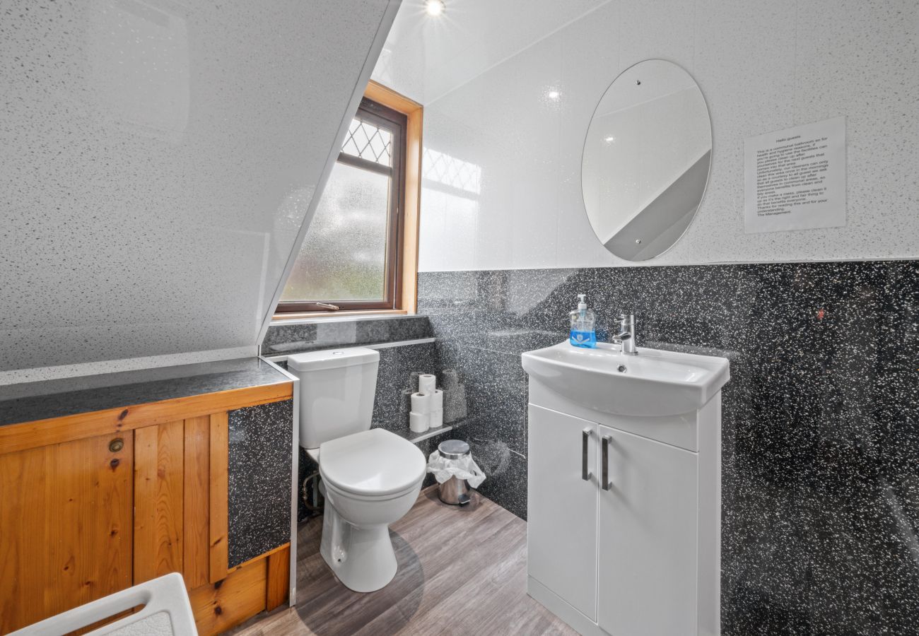 Rent by room in Inverness - Struy Guest House - Room 6  - Inverness 