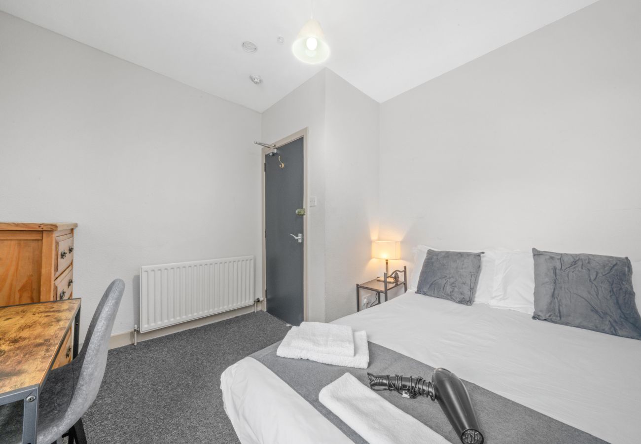Rent by room in Inverness - Haugh Guest House - Room 4 - Inverness	