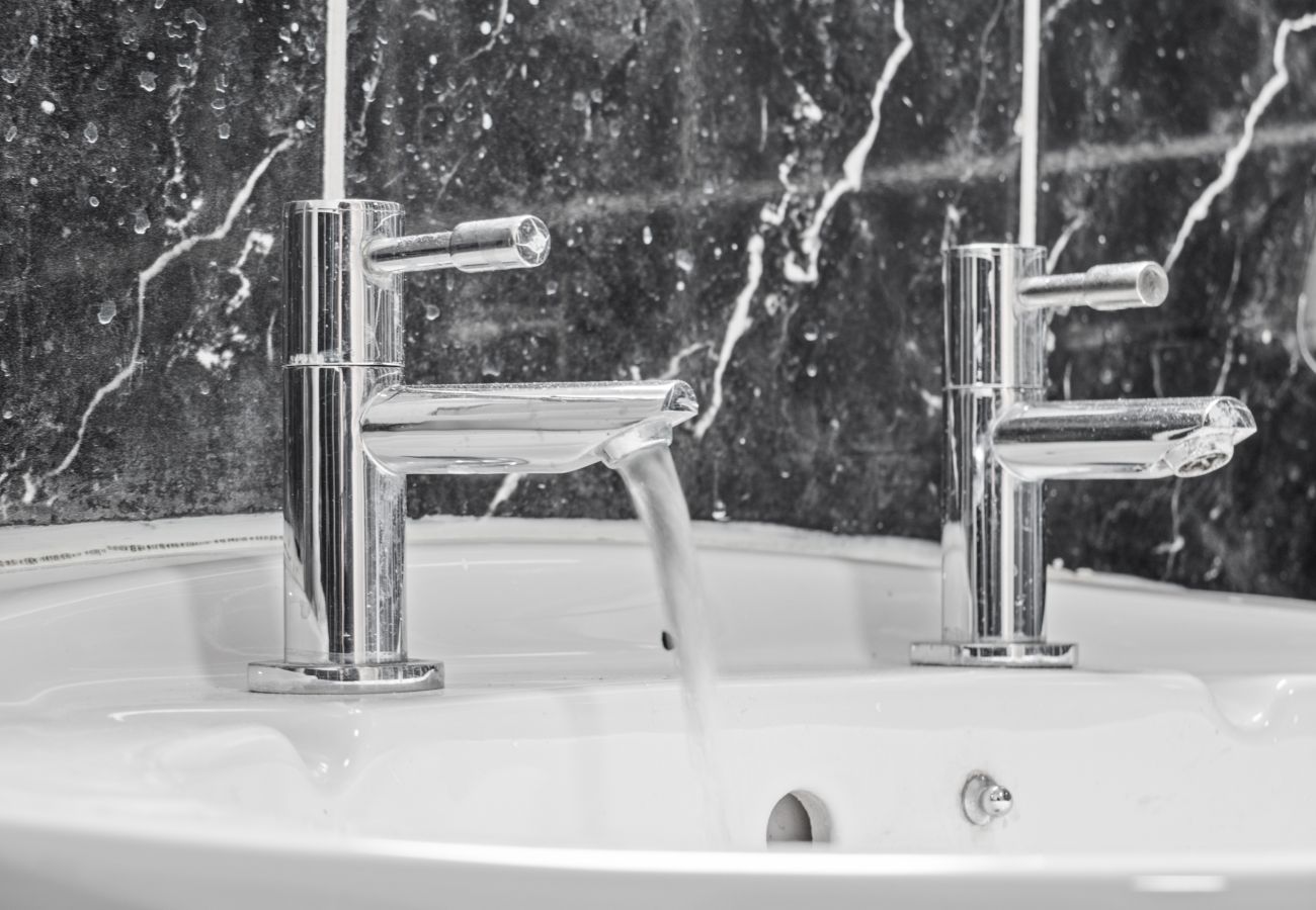 Apartment in Harthill - Mollison 2 Bedroom Apartment - Harthill	