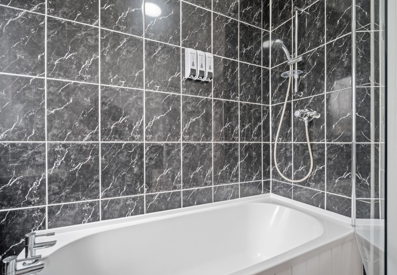 Apartment in Harthill - Mollison 2 Bedroom Apartment - Harthill	