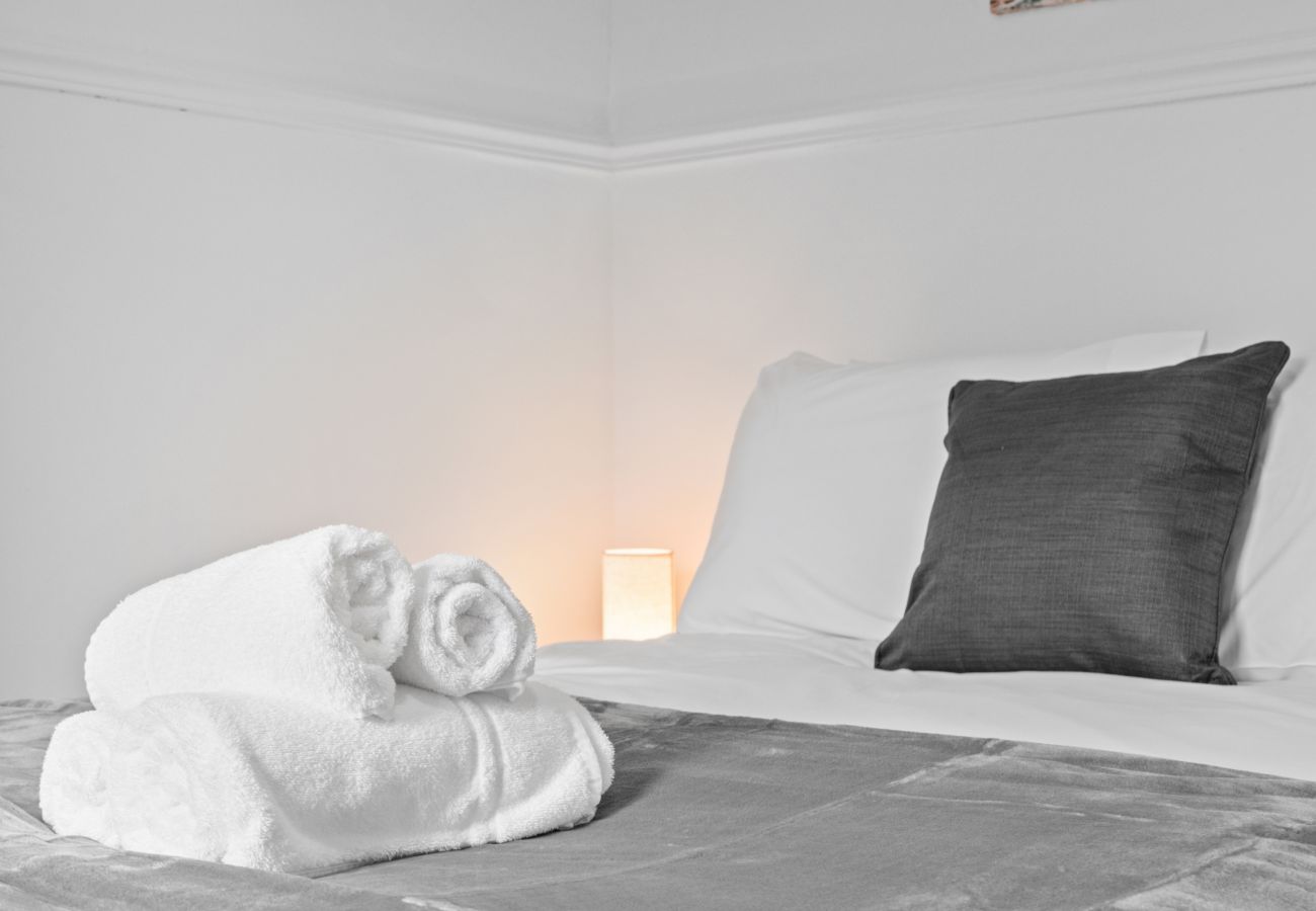 Apartment in Whitburn - Glebe 2 Bedroom Apartment - Whitburn     