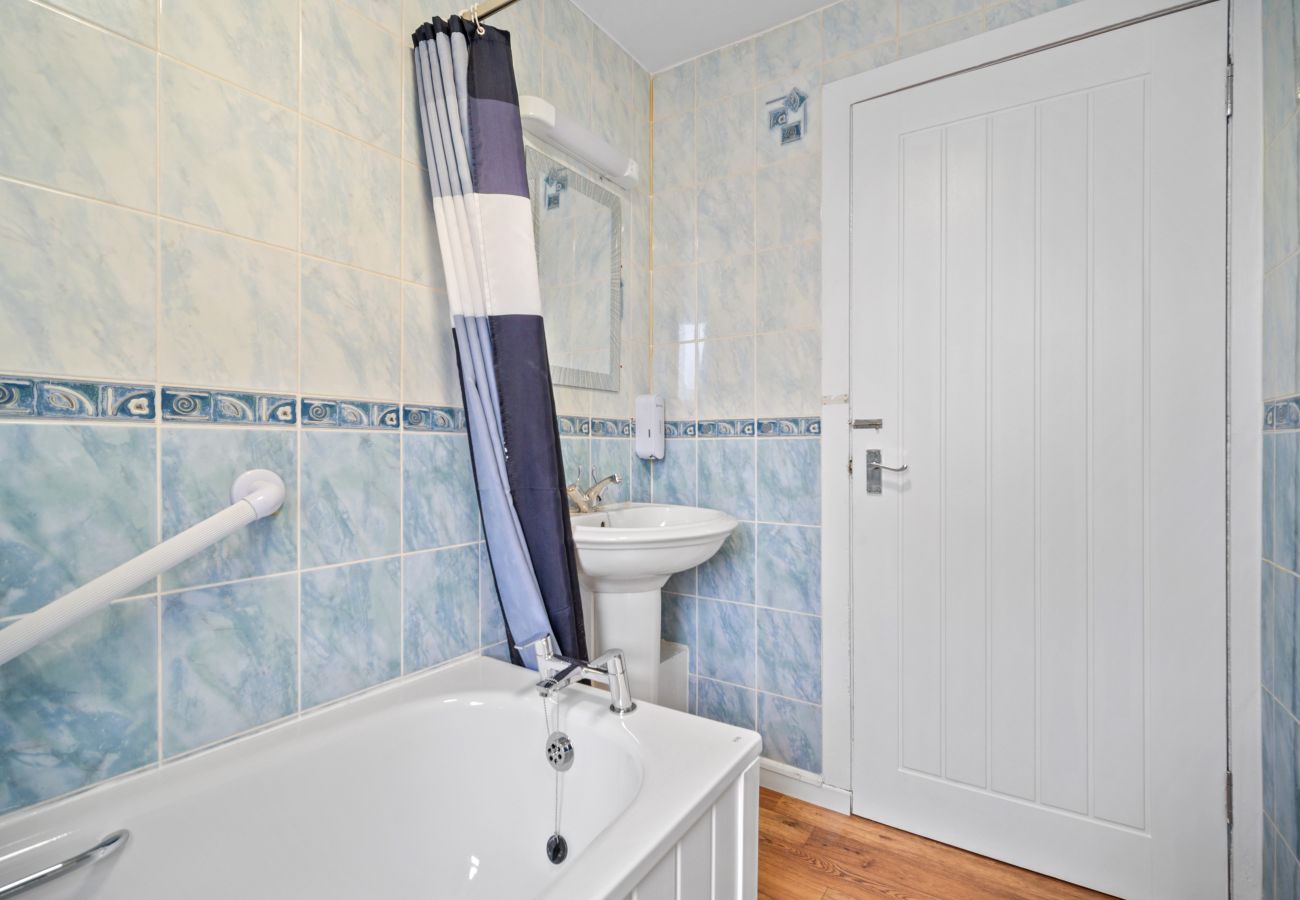 Apartment in Whitburn - Glebe 2 Bedroom Apartment - Whitburn     