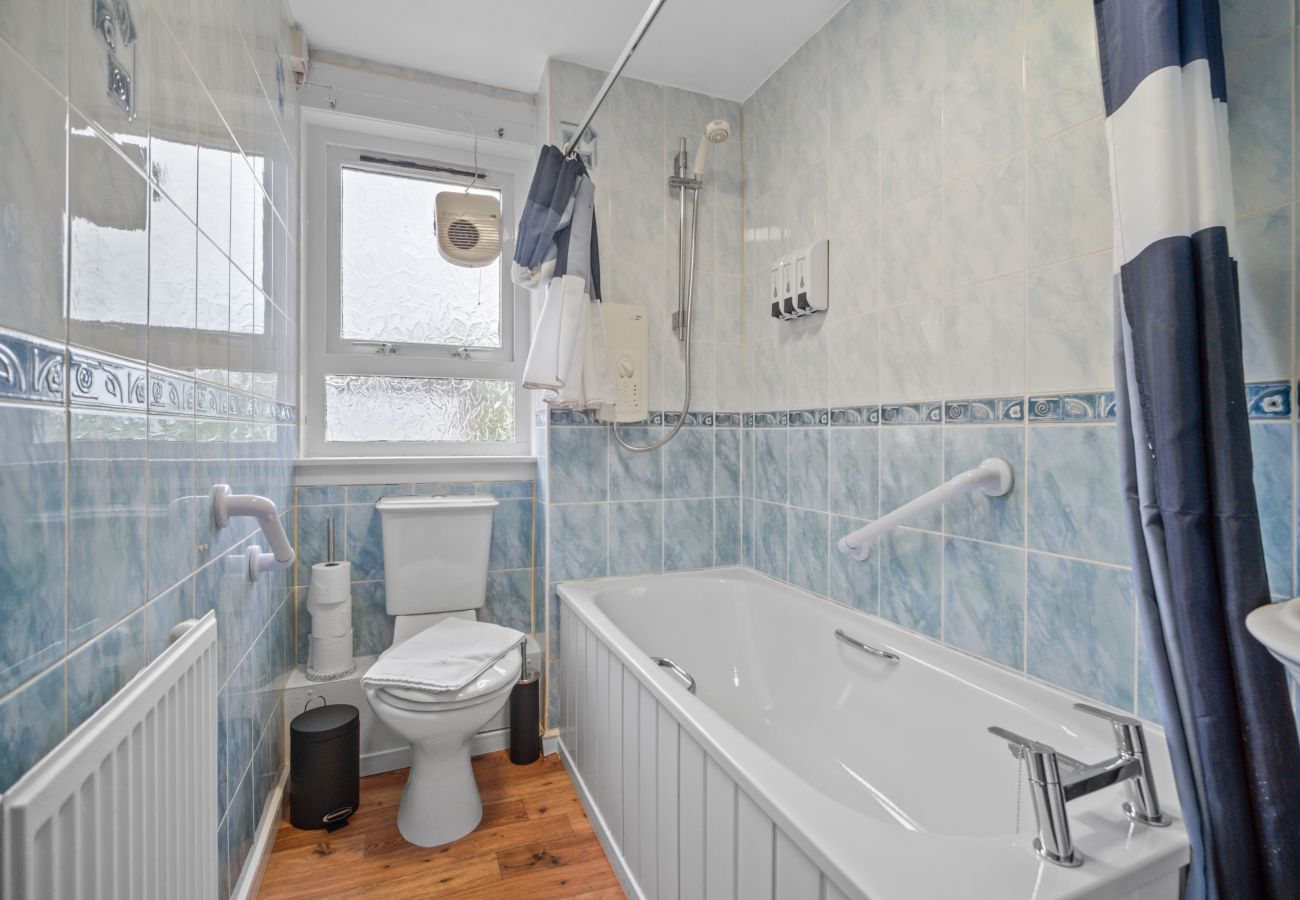 Apartment in Whitburn - Glebe 2 Bedroom Apartment - Whitburn     