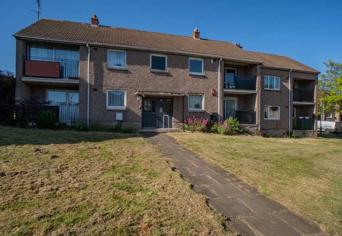 Apartment in Edinburgh - Northfield 1 Bedroom Apartment with Sofa Bed - Edinburgh 