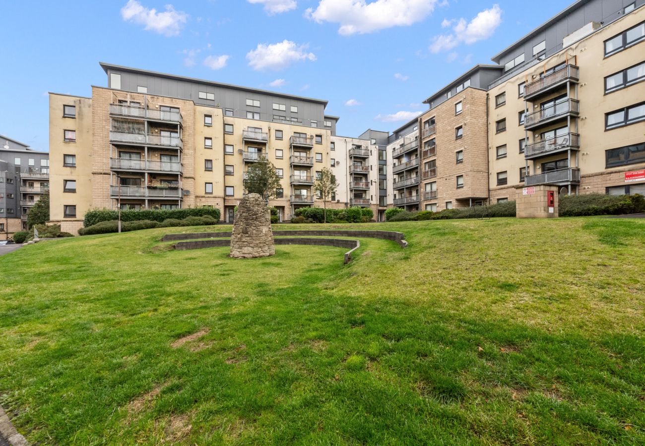 Apartment in Edinburgh - Hawkhill 1 Bedroom Apartment - Edinburgh