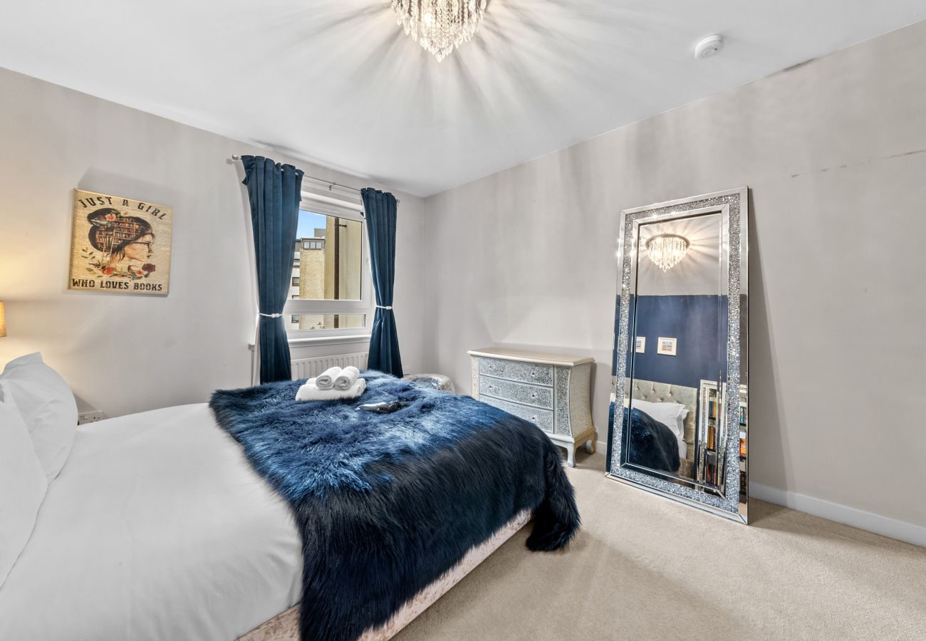 Apartment in Edinburgh - Hawkhill 1 Bedroom Apartment - Edinburgh