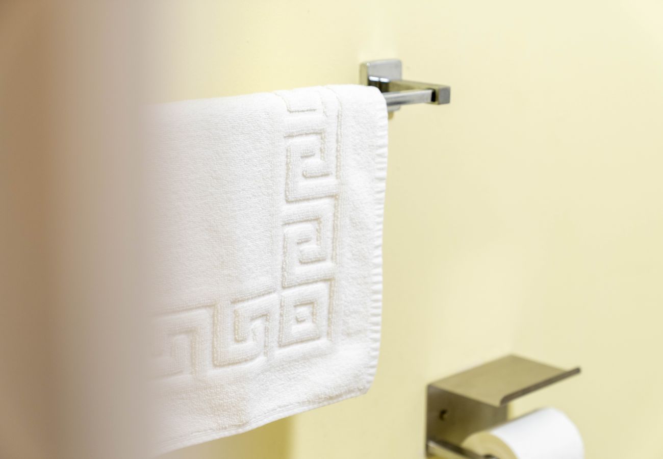 Apartment in Edinburgh - Hawkhill 1 Bedroom Apartment - Edinburgh