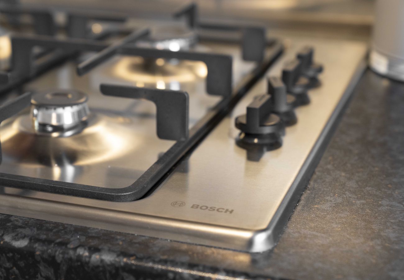 Apartment in Edinburgh - Hawkhill 1 Bedroom Apartment - Edinburgh