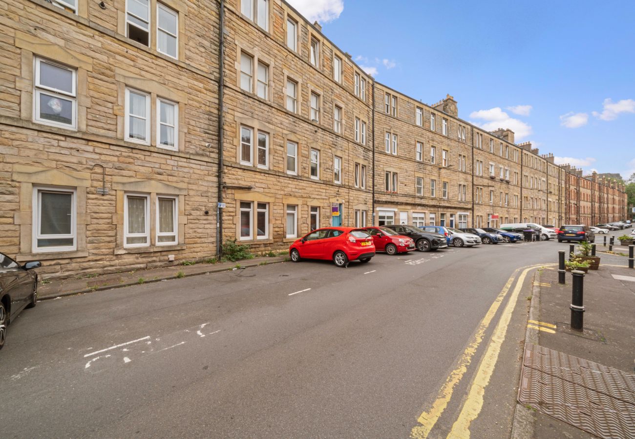Apartment in Edinburgh - Milton 1 Bedroom Apartment with Sofa bed - Edinburgh
